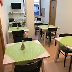 Hostal Garden *