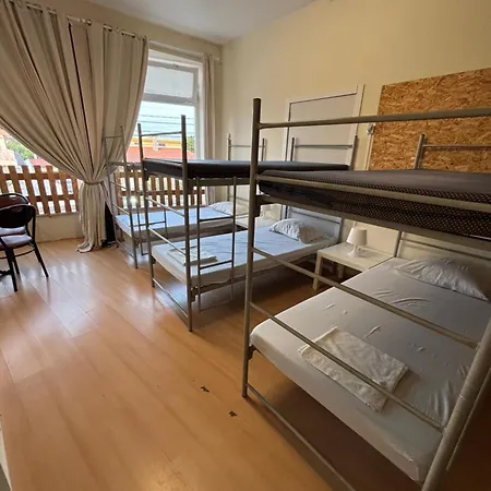 Vandrarhem Garden Aradas