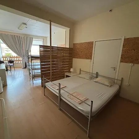 Garden Vandrarhem Aradas