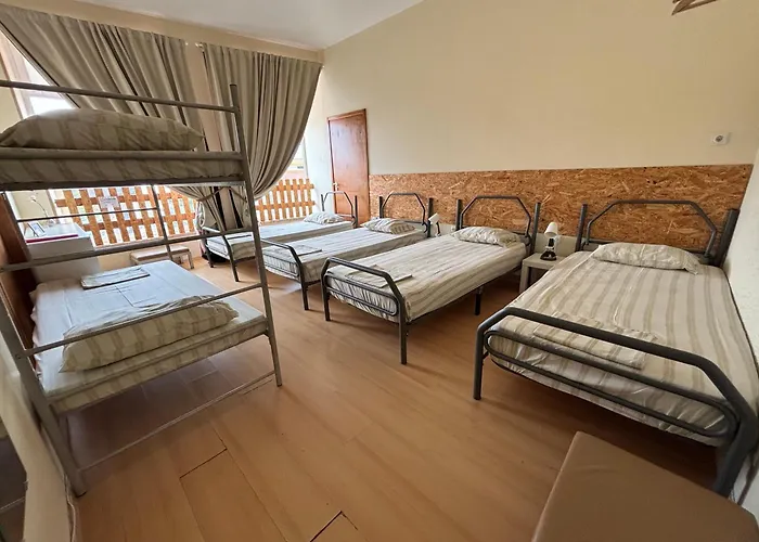 Hostel Garden Aradas